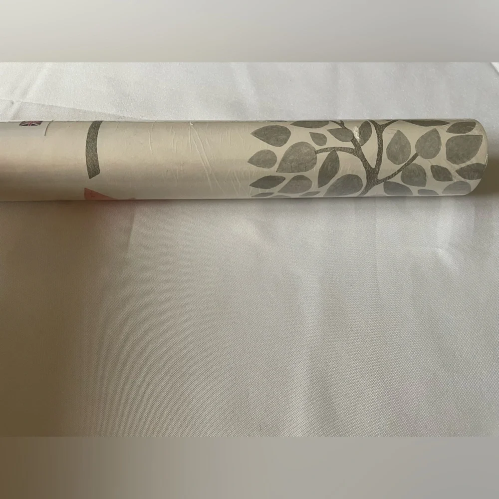 Exclusive Wallcoverings Made in England Pink & Gray Leaf Pattern FD24968